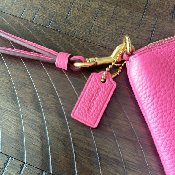 NWT COACH SM WRISTLET - Picture 9 of 11